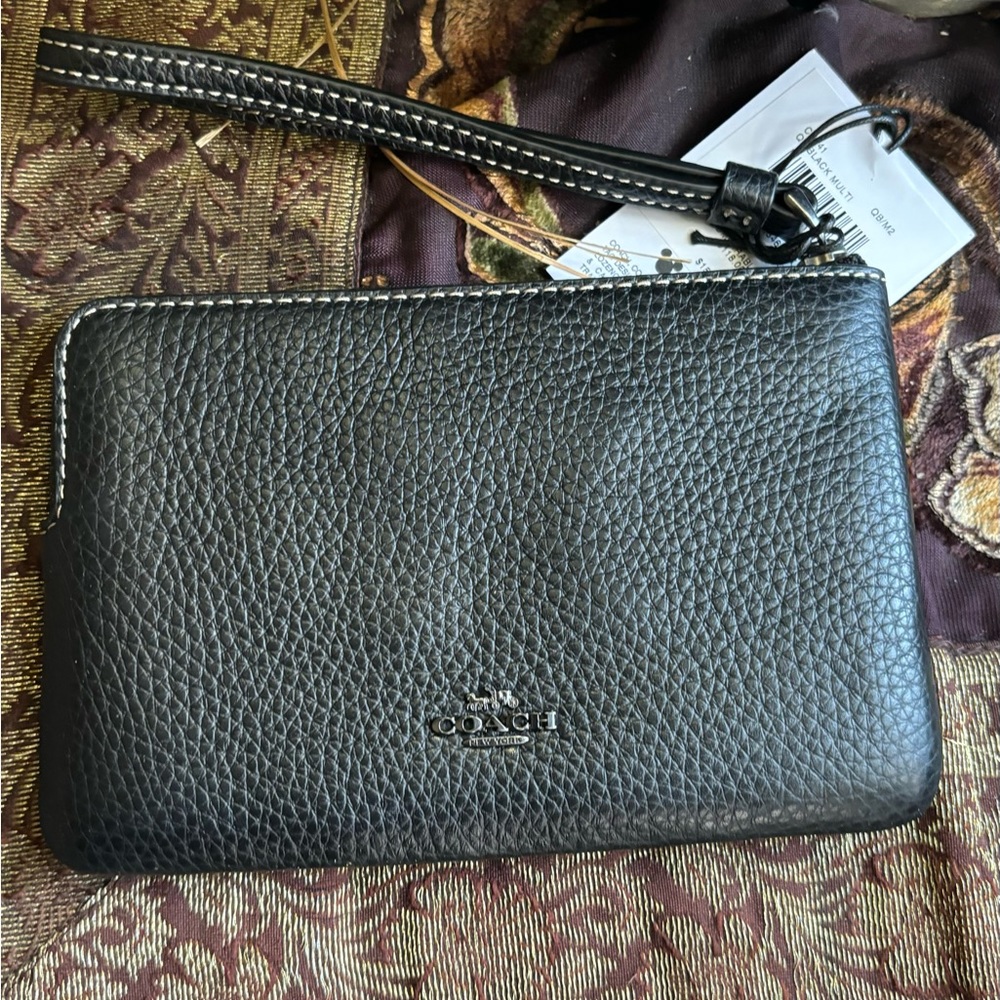 LAST ONE❤️‍🔥Authentic COACH Disney Wink Mickey leather zip around wristlet - Picture 7 of 8